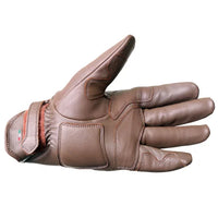 Detalle de protección y acabados premium en los guantes para moto Dainese Corbin Air café