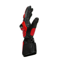 Vista lateral de guantes para moto Dainese Impeto D-Dry negro rojo de puño largo