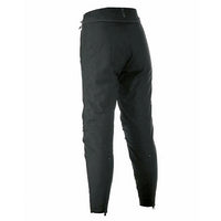 Vista lateral del pantalón para moto Dainese Amsterdam Lady negro con ajuste femenino
